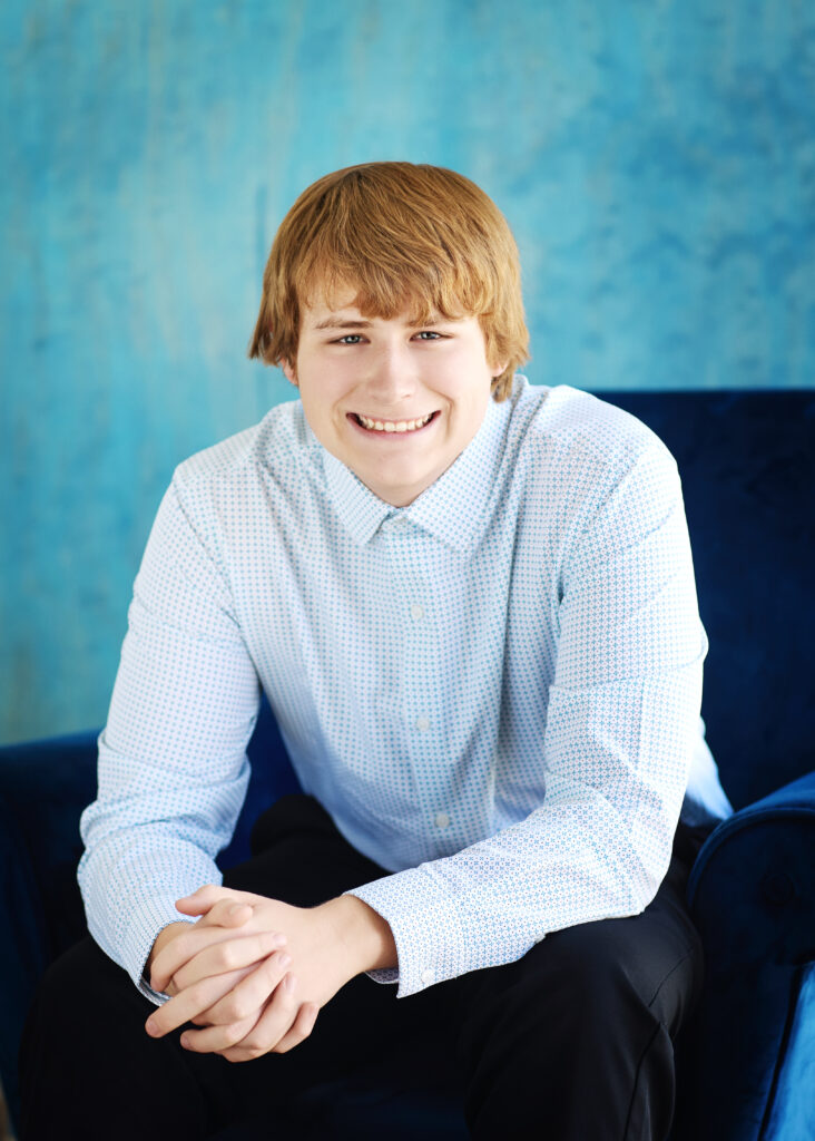 senior boy suit and tie photos